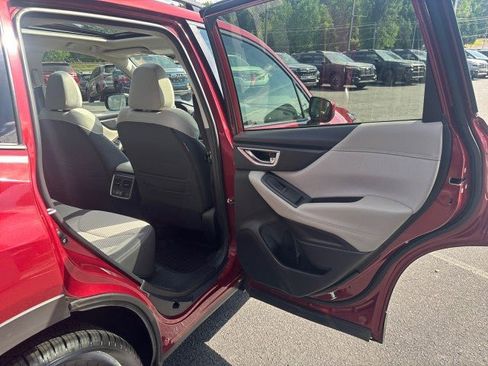 Certified 2024 Subaru Forester Premium AWD/4WD image 39