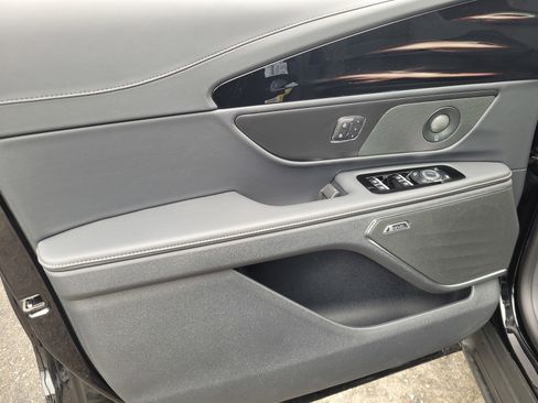 New 2026 Lincoln Nautilus Reserve w/ Jet Appearance Package image 10