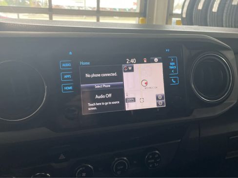 Used 2019 Toyota Tacoma TRD Off-Road AWD/4WD image 31