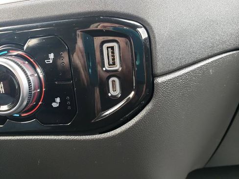 Used 2022 GMC Sierra 1500 Elevation image 21