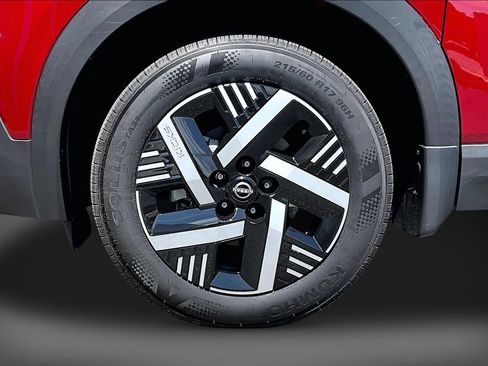 Certified 2025 Nissan Kicks SV AWD/4WD image 8