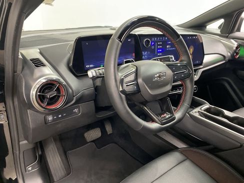 Used 2024 Chevrolet Equinox EV RS image 2