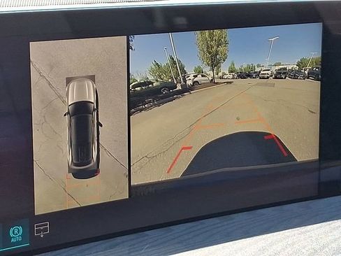 Certified 2026 Cadillac Escalade IQ Luxury 1 AWD/4WD image 18