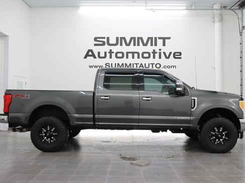 Used 2017 Ford F250 XLT w/ XLT Premium Package AWD/4WD image 1