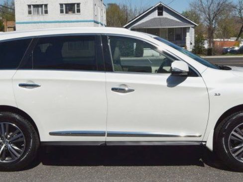 Used 2019 INFINITI QX60 Luxe w/ Essential Package image 11