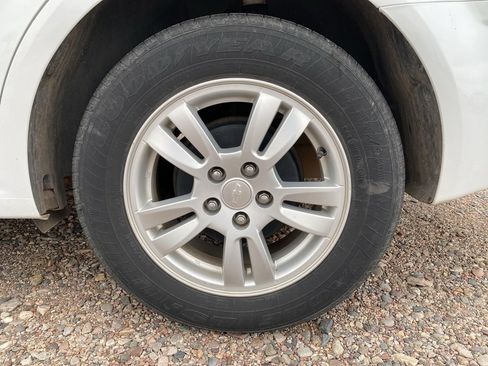 Used 2013 Chevrolet Sonic LT image 9