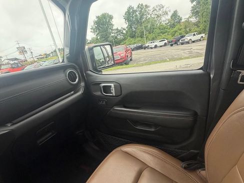Used 2020 Jeep Wrangler Unlimited Sahara AWD/4WD image 13