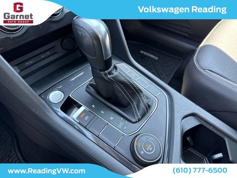 Used 2021 Volkswagen Tiguan SE w/ Panoramic Sunroof Package AWD/4WD image 24