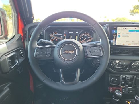 New 2025 Jeep Gladiator Rubicon w/ Convenience Group image 9