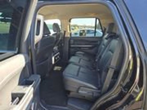 Used 2024 Ford Expedition XLT AWD/4WD image 4