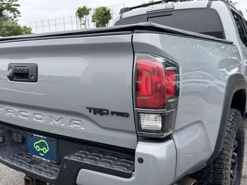 Used 2017 Toyota Tacoma TRD Pro AWD/4WD image 7
