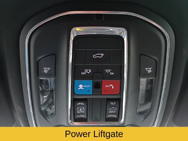 Used 2023 Jeep Grand Cherokee Altitude AWD/4WD image 18