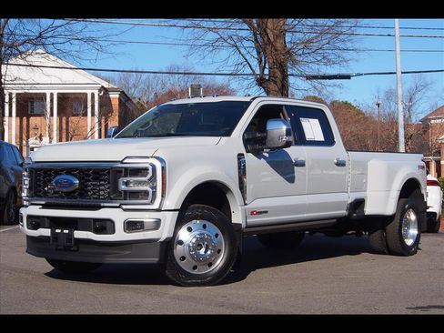 Used 2026 Ford F450 Platinum w/ Platinum Plus Package image 1