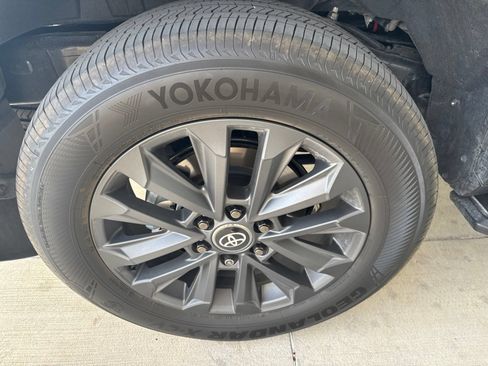 Used 2027 Toyota Land Cruiser AWD/4WD image 20
