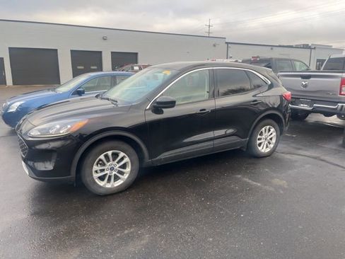 Used 2020 Ford Escape SE image 20
