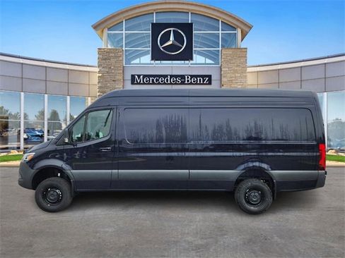 New 2025 Mercedes-Benz Sprinter 2500 image 2