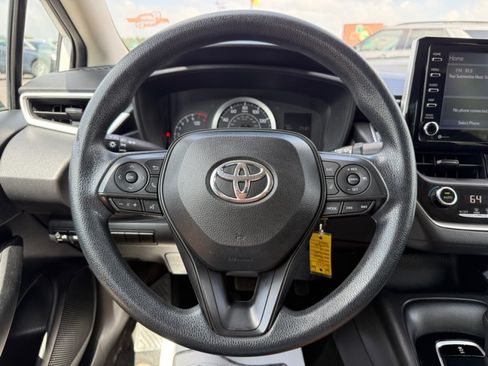 Used 2021 Toyota Corolla LE FWD image 18