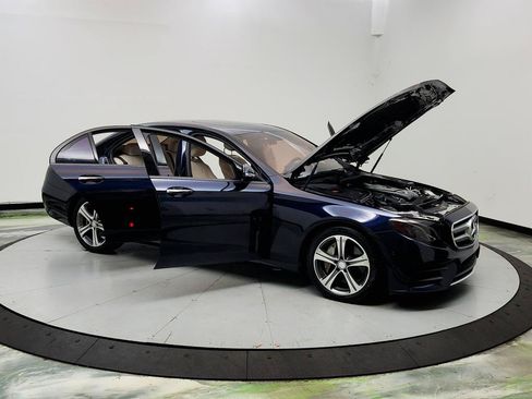 Used 2017 Mercedes-Benz E 300 image 10