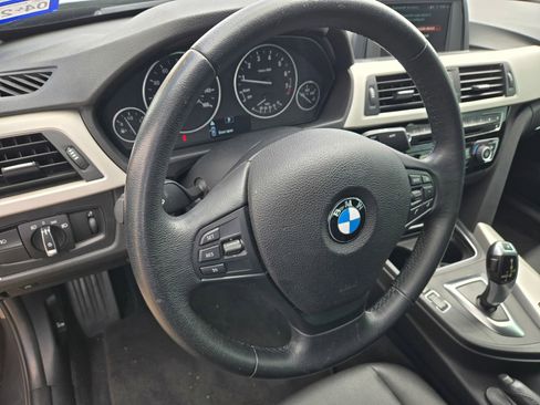 Used 2018 BMW 320i Sedan RWD image 9