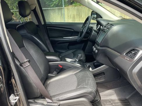 Used 2018 Dodge Journey Crossroad AWD/4WD image 6