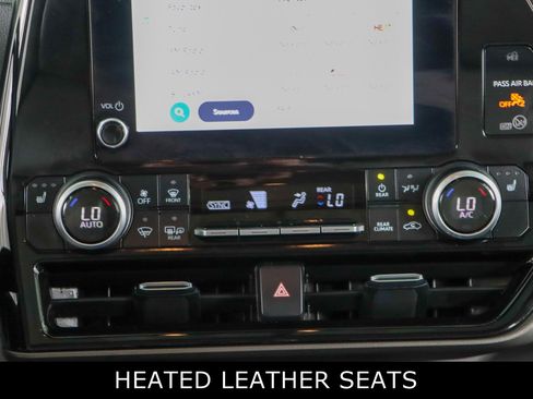 Used 2023 Toyota Highlander XLE image 20