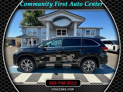 Used 2017 Toyota Highlander XLE w/ Carpet Mat Package