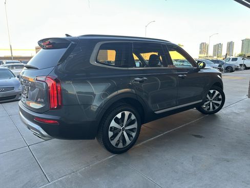 Used 2021 Kia Telluride S image 3
