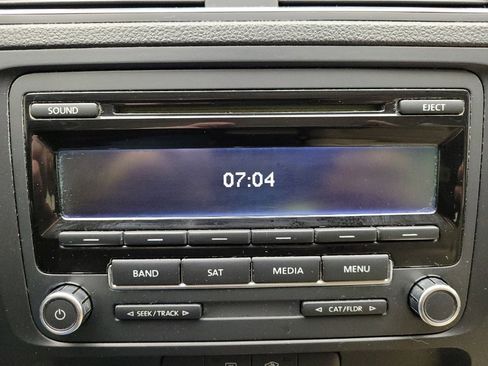 Used 2014 Volkswagen Jetta SE image 25