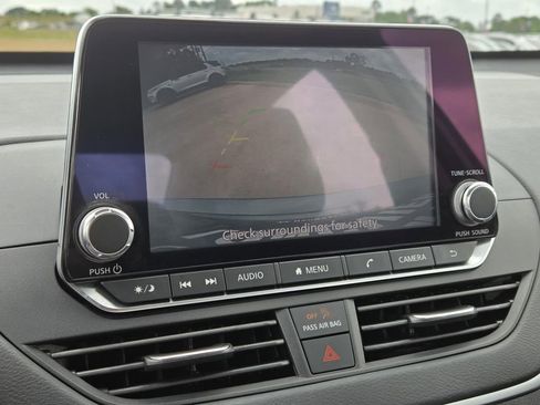 Used 2022 Nissan Altima 2.5 SV FWD image 14