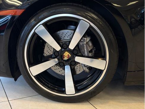 Used 2020 Porsche 911 Carrera image 9