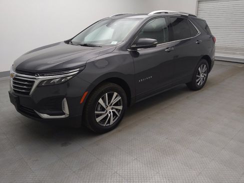Used 2022 Chevrolet Equinox Premier image 2