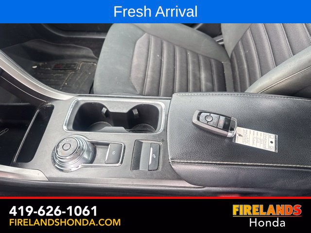 Used 2017 Ford Fusion SE FWD image 25