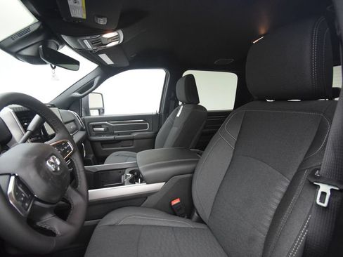 New 2026 RAM 2500 Big Horn AWD/4WD image 34