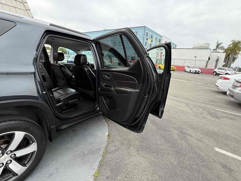 Used 2018 Chevrolet Traverse LT AWD/4WD image 24