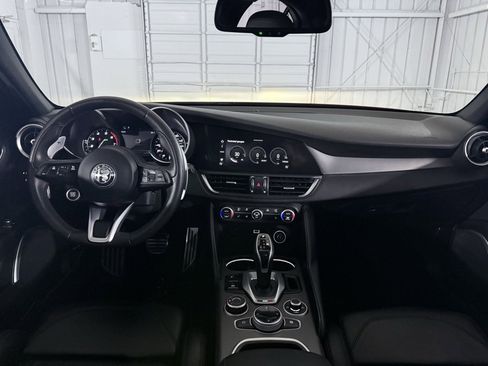 Used 2022 Alfa Romeo Giulia Veloce image 41