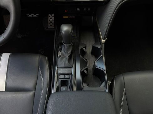 Used 2025 Toyota Camry SE FWD image 15