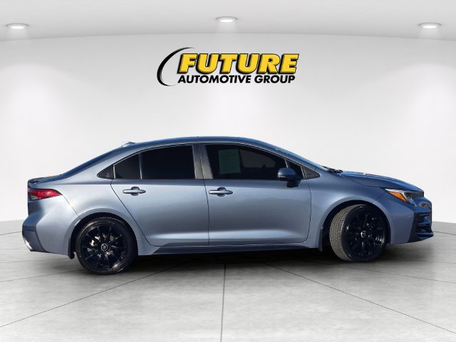 Used 2024 Toyota Corolla XSE FWD image 3
