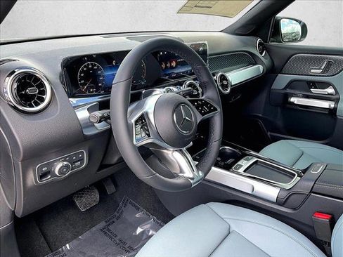 New 2026 Mercedes-Benz GLB 250 image 8