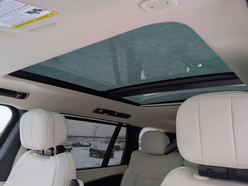 New 2026 Land Rover Range Rover Long Wheelbase SE image 19