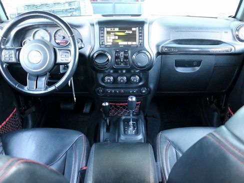 Used 2017 Jeep Wrangler Unlimited Rubicon image 24