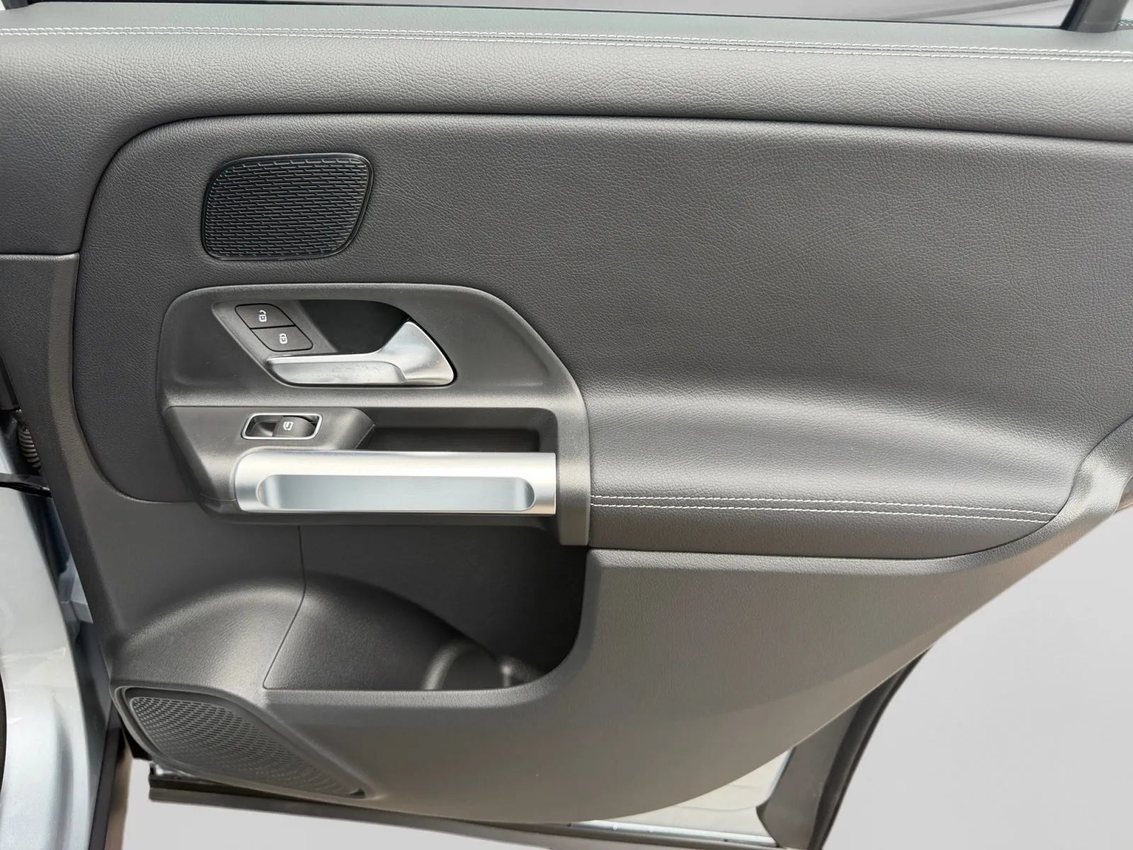 Used 2026 Mercedes-Benz GLB 250 image 29