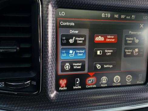 Used 2016 Dodge Challenger SRT Hellcat image 23