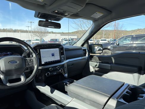 Used 2022 Ford F150 XLT w/ Equipment Group 302A High image 15