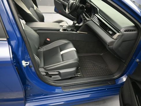 Used 2025 Toyota Camry SE image 20