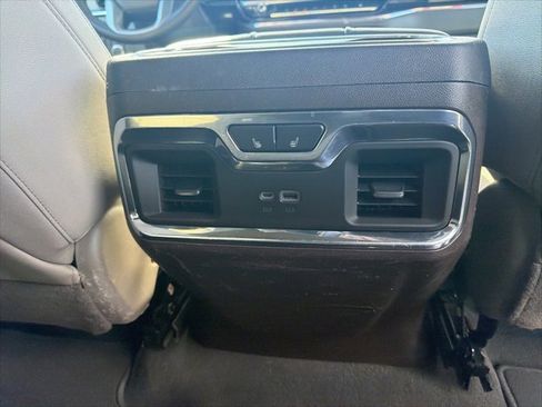 Used 2023 GMC Sierra 1500 SLT image 8