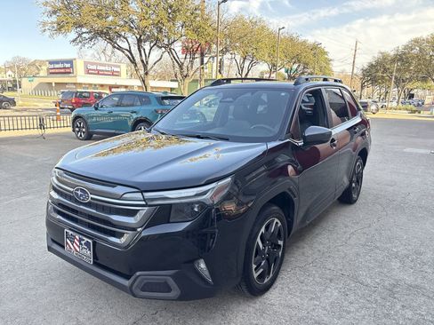 Used 2025 Subaru Forester Limited image 32