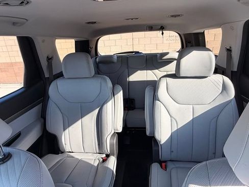 Used 2025 Hyundai Palisade SEL FWD image 16
