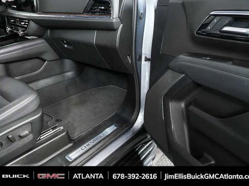 Used 2025 Chevrolet Tahoe LT image 23