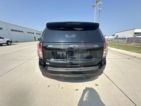 Used 2021 Chevrolet Tahoe Z71 w/ Z71 Off-Road Package AWD/4WD image 13