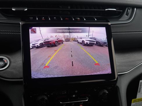 New 2025 Jeep Grand Cherokee Limited w/ Trailer Tow Package image 48